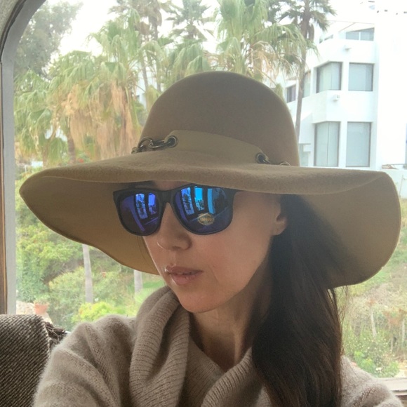 Jean’s Hat - Picture 7 of 7